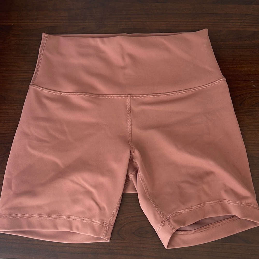 Lululemon Wunder Train High-Rise Short 6" in Spiced Chai